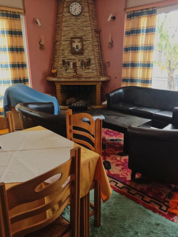 Ξενοδοχείο "Ηραία" Loutra  Eksteriør bilde